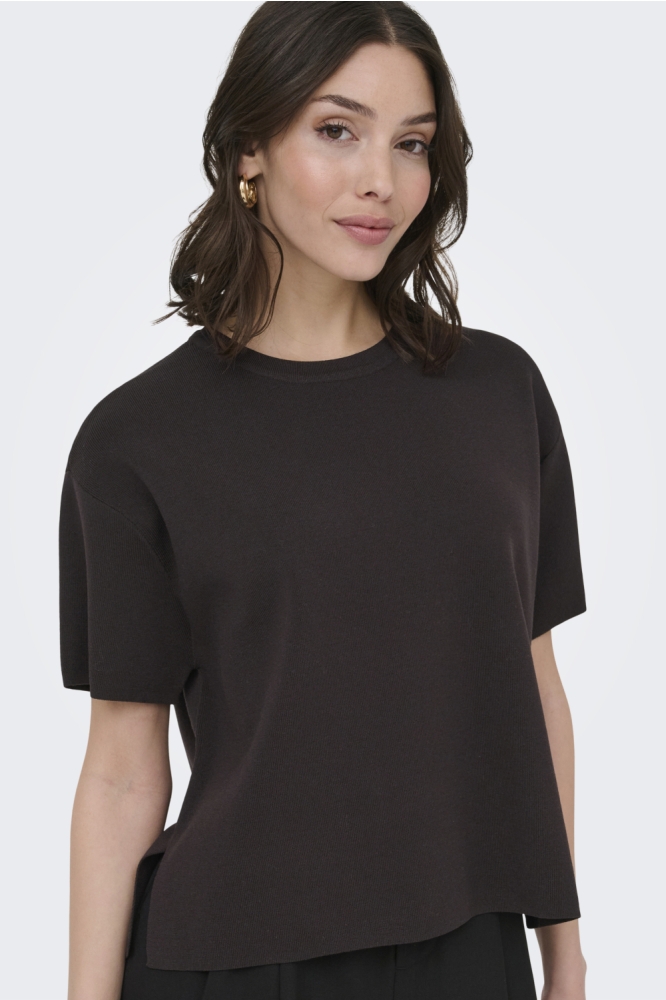 Jacqueline de Yong bruine dames trui | Model vooraanzicht