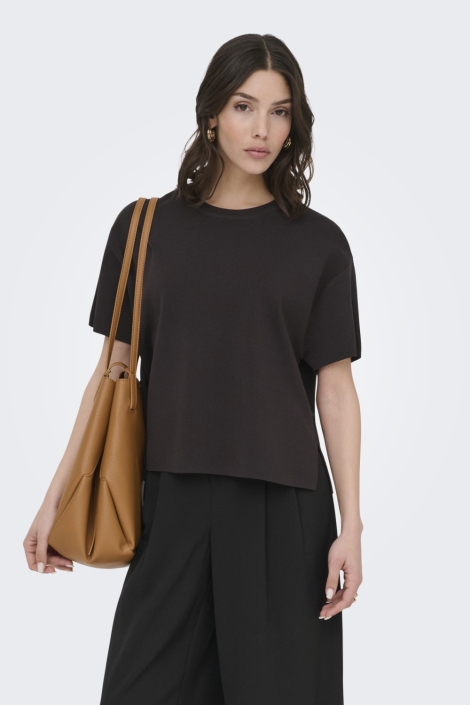 Jacqueline de Yong bruine dames trui | Model vooraanzicht