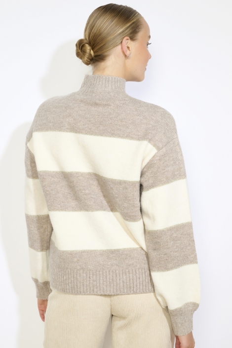 LolaLiza taupe dames trui | Model achteraanzicht