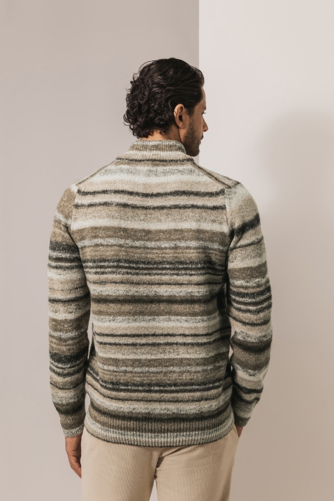 State of Art bruine heren trui | Model achteraanzicht