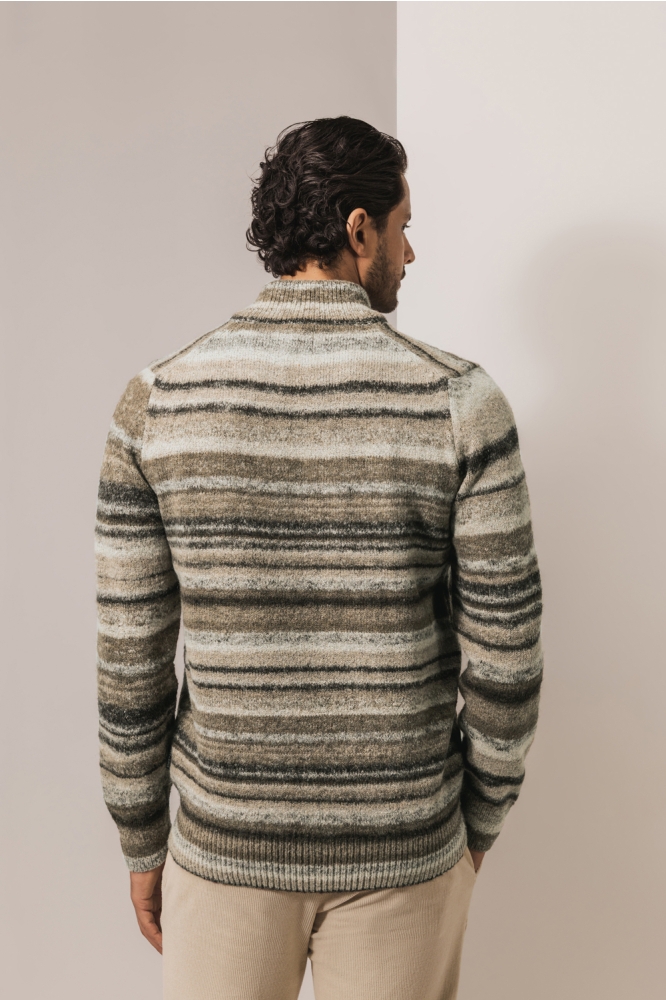 State of Art bruine heren trui | Model achteraanzicht