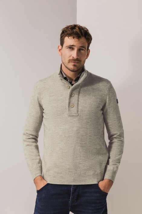 State of Art beige heren trui | Model vooraanzicht