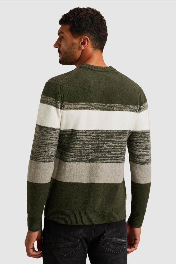 Cast Iron groene heren trui | Model achteraanzicht