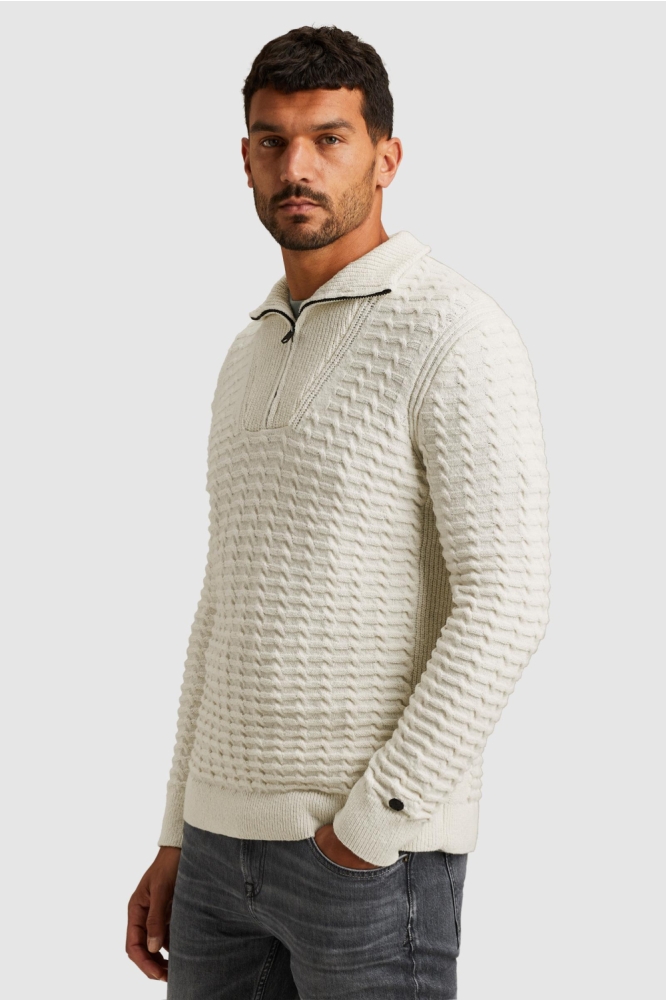 Cast Iron ecru heren trui | Model zijaanzicht