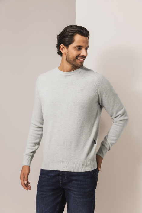 State of Art beige heren trui | Model vooraanzicht