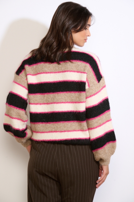 LolaLiza camel dames trui | Model achteraanzicht