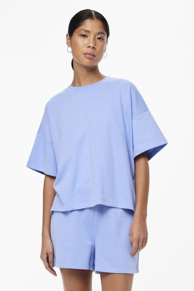 Pieces blauwe dames sweater | Model vooraanzicht