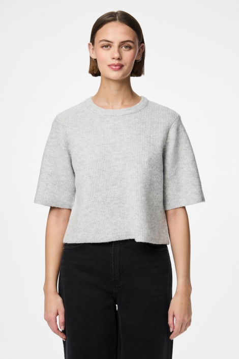 Pieces grijze dames trui | Model vooraanzicht