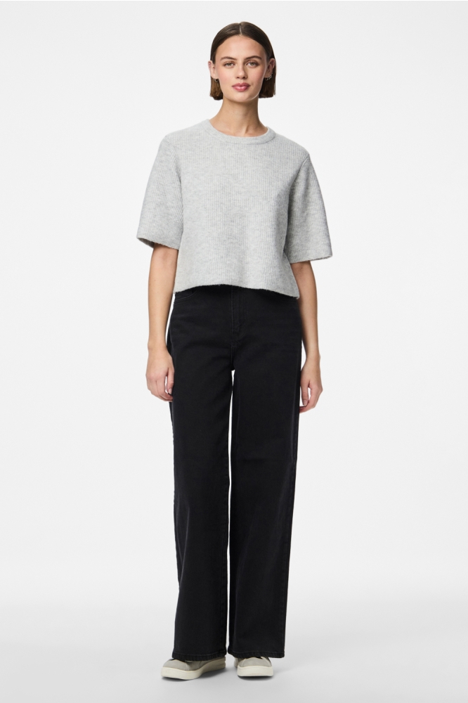 Pieces grijze dames trui | Model vooraanzicht