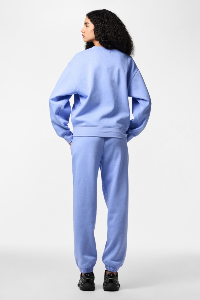 Pieces blauwe dames sweater | Model