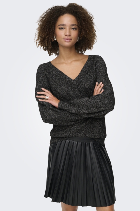 Jacqueline de Yong zwarte dames trui | Model vooraanzicht