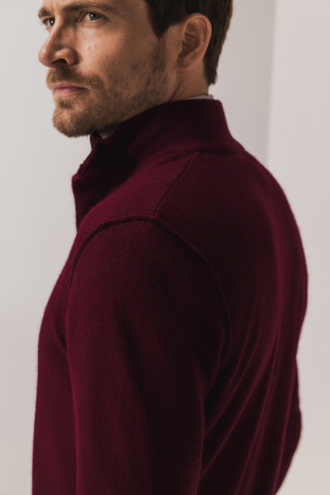 State of Art bordeaux heren trui | Model zijaanzicht