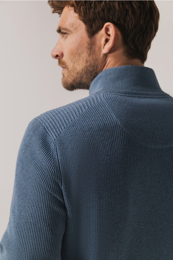 State of Art blauwe heren trui | Model achteraanzicht