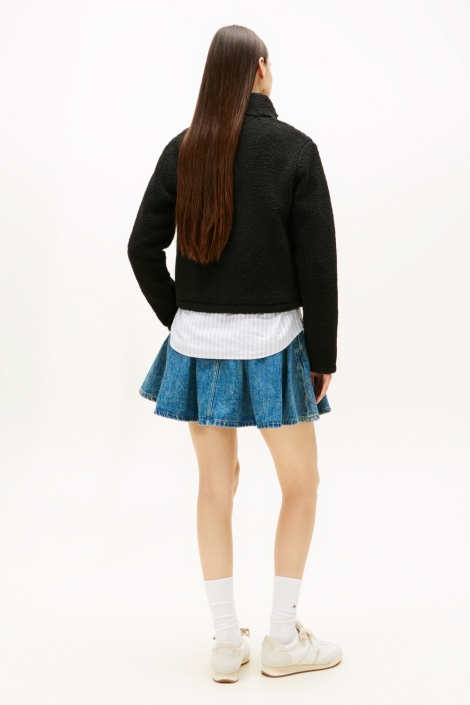 Tommy Jeans zwarte dames vest | Model