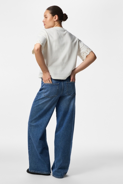 Pieces witte dames t-shirt | Model achteraanzicht