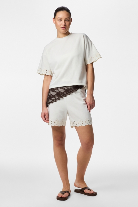 Pieces witte dames t-shirt | Model