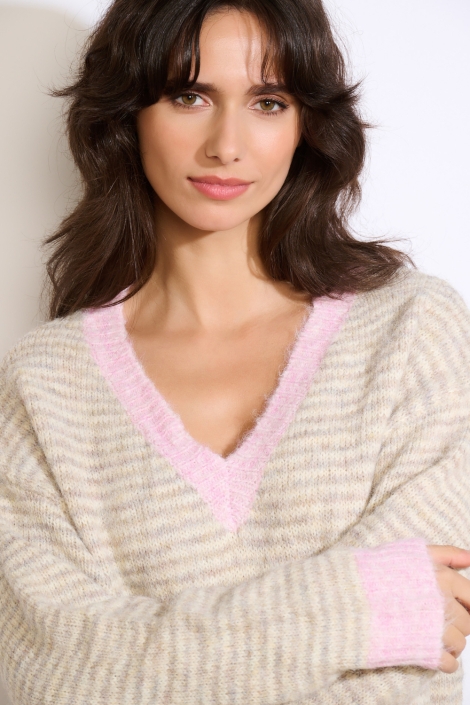 LolaLiza taupe dames trui | Close up