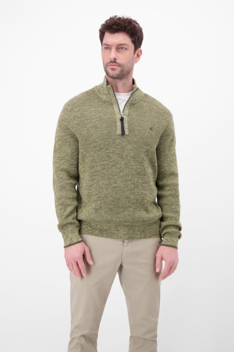 Lerros groene heren trui | Model vooraanzicht