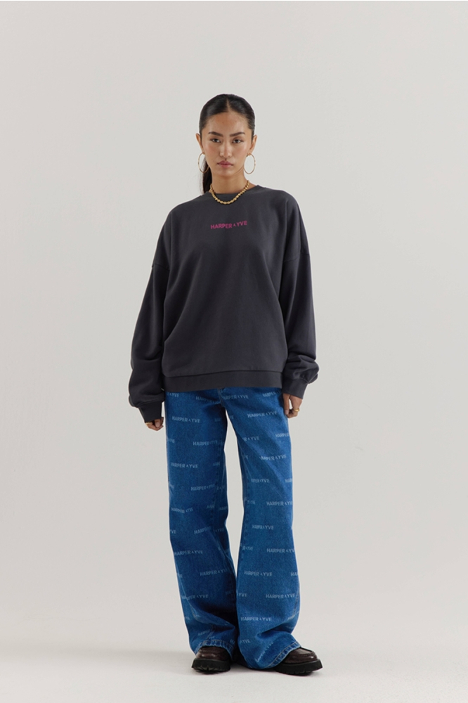 Harper & Yve zwarte dames sweater | Model