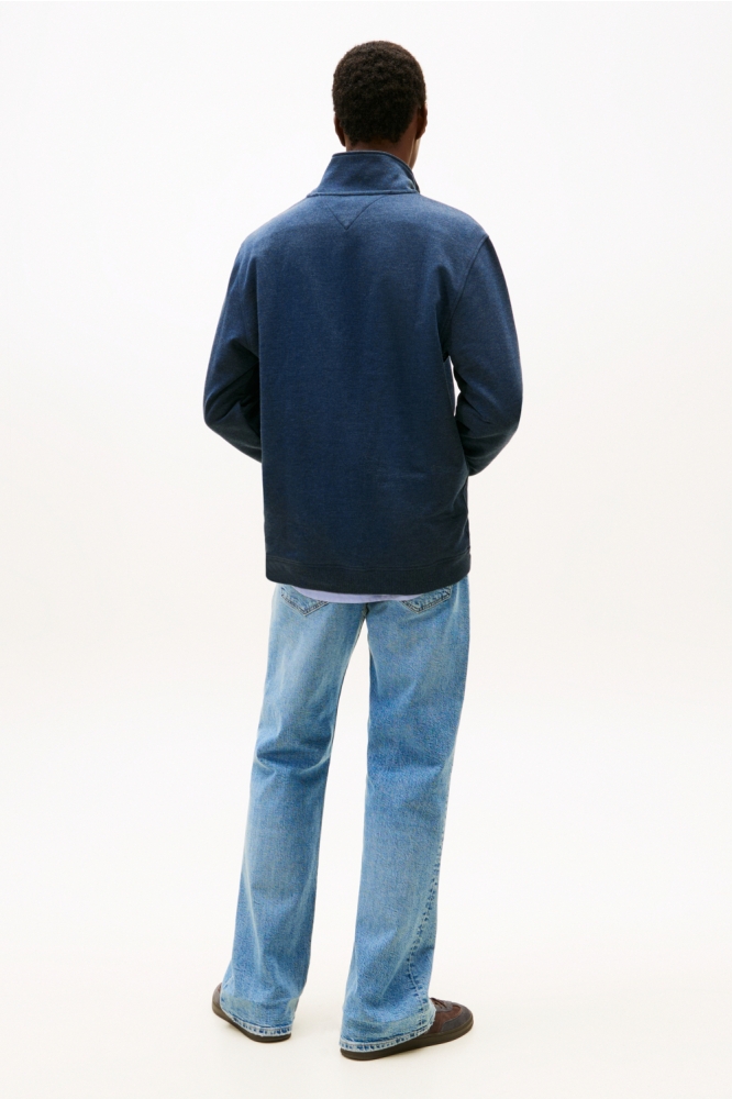 Tommy Jeans blauwe heren sweater | Model