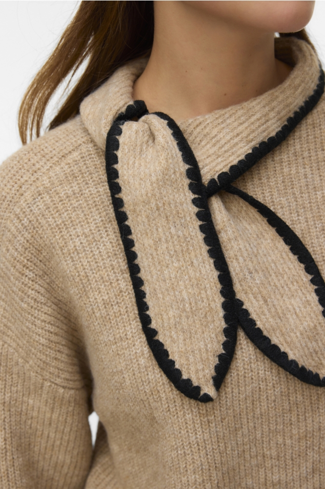 Vero Moda camel dames trui | Close up
