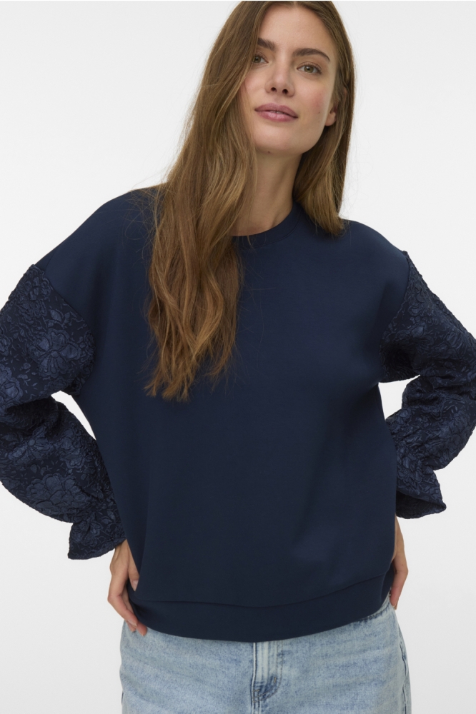 Vero Moda blauwe dames sweater | Model vooraanzicht