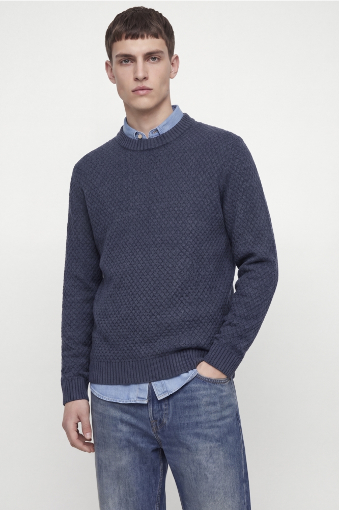 Jack & Jones blauwe heren trui | Model vooraanzicht