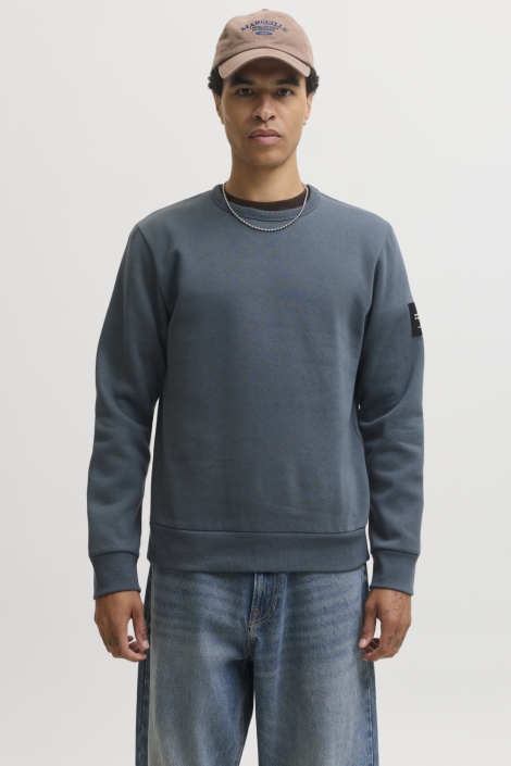 Jack & Jones blauwe heren sweater | Model vooraanzicht