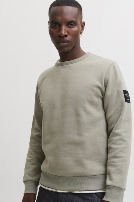 Jack & Jones groene heren sweater | Model vooraanzicht