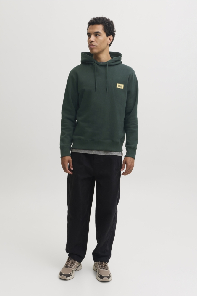 Jack & Jones groene heren sweater | Model vooraanzicht