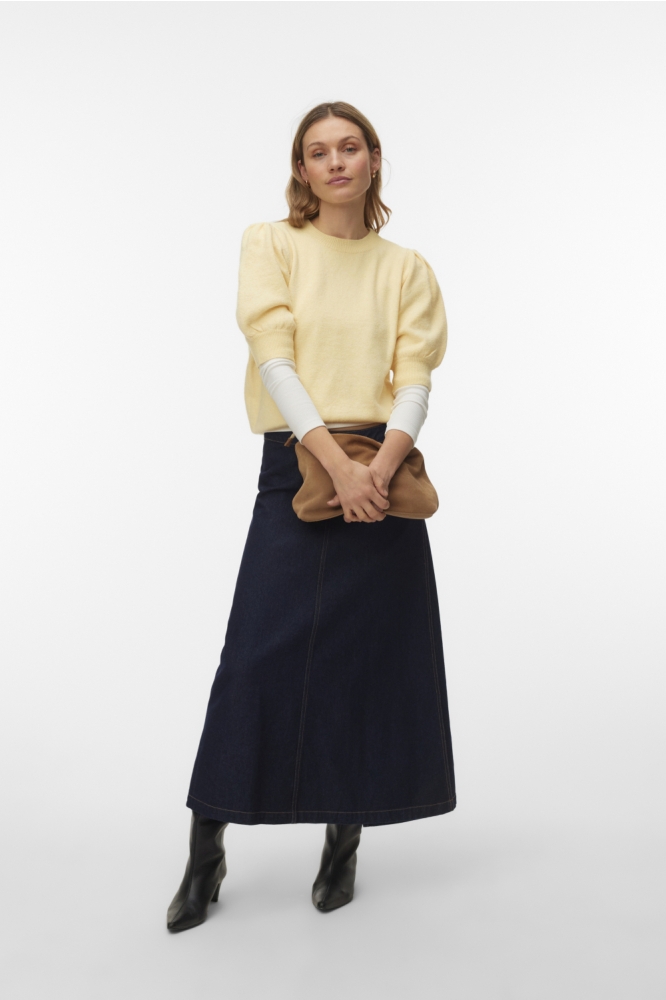 Vero Moda gele dames trui | Model vooraanzicht