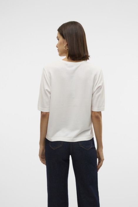 Vero Moda witte dames trui | Model achteraanzicht