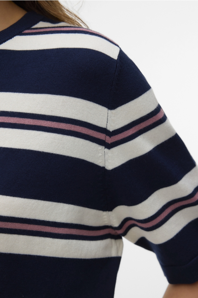 Vero Moda blauwe dames trui | Close up