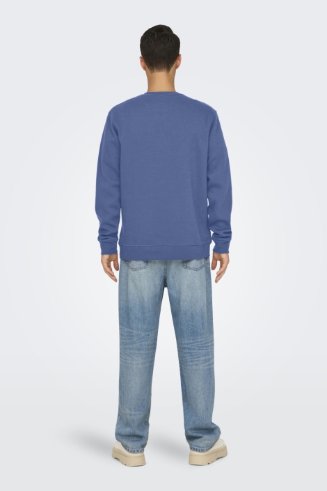 Only & Sons blauwe heren sweater | Model vooraanzicht