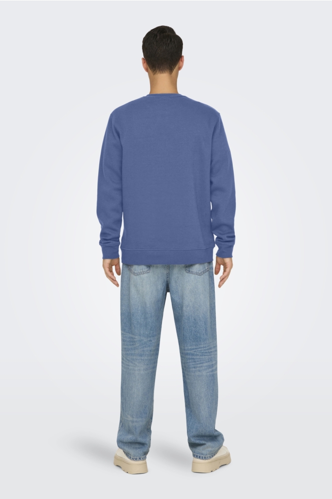 Only & Sons blauwe heren sweater | Model vooraanzicht