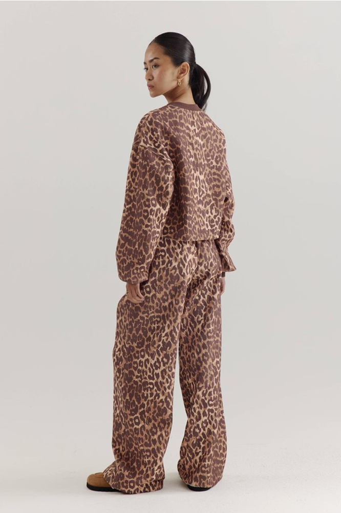 Harper & Yve camel dames sweater | Model