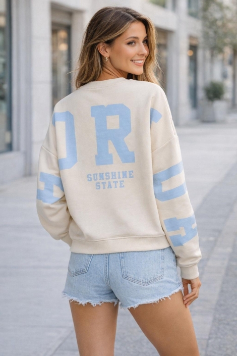 Only ecru dames sweater | Sfeerbeeld, In situatie