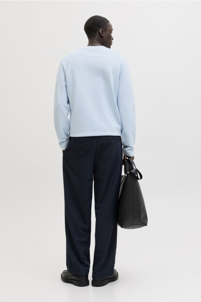 Jack & Jones blauwe heren trui | Model achteraanzicht