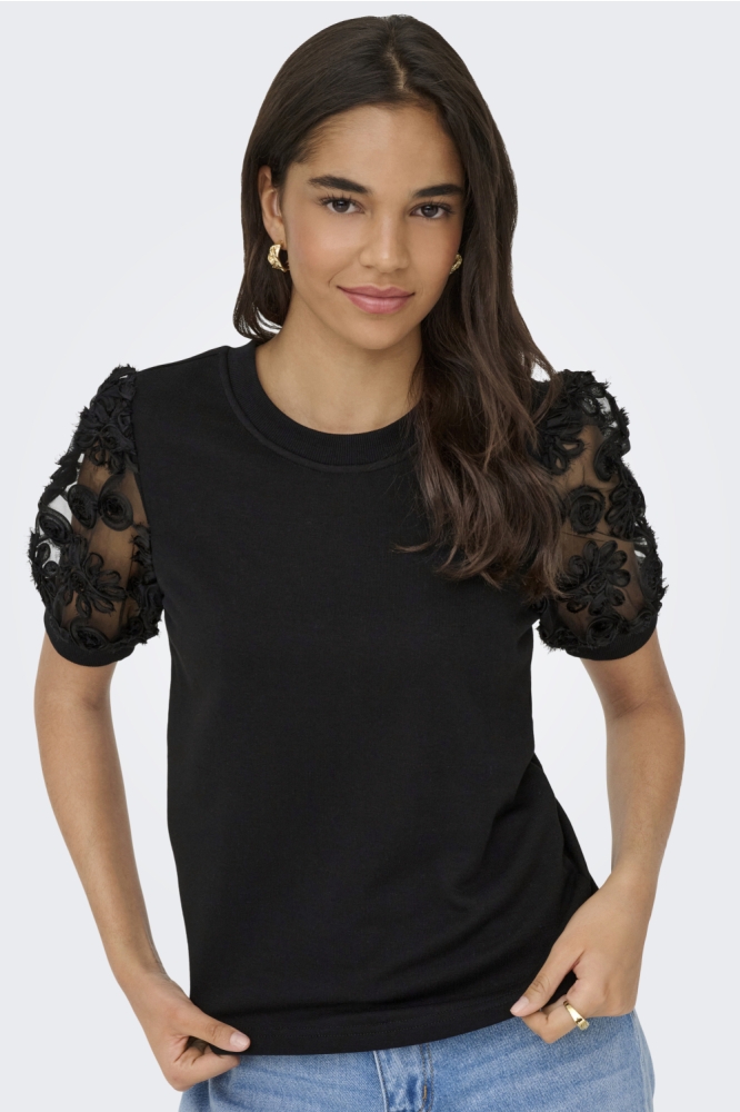 Jacqueline de Yong zwarte dames sweater | Model vooraanzicht