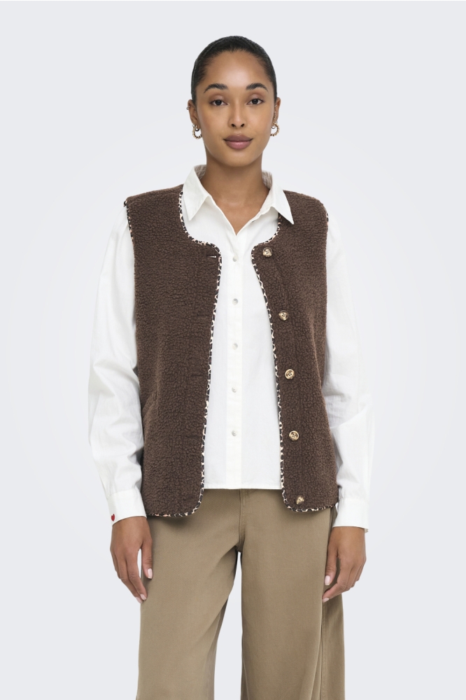 Only bruine dames gilet | Model vooraanzicht