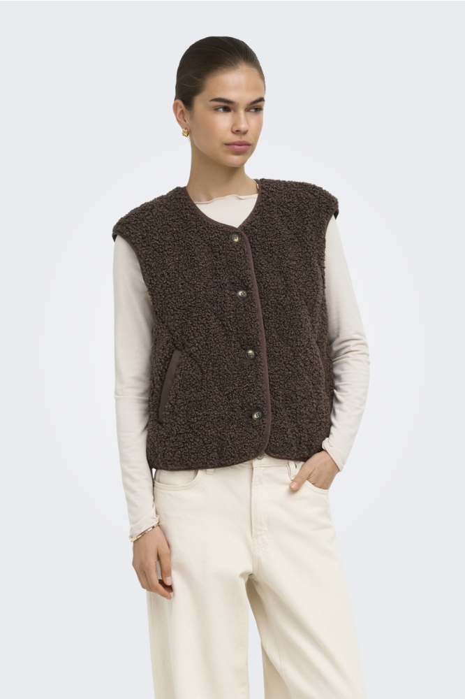 Only bruine dames gilet | Model vooraanzicht