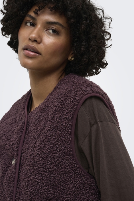 Only bordeaux dames gilet | Close up