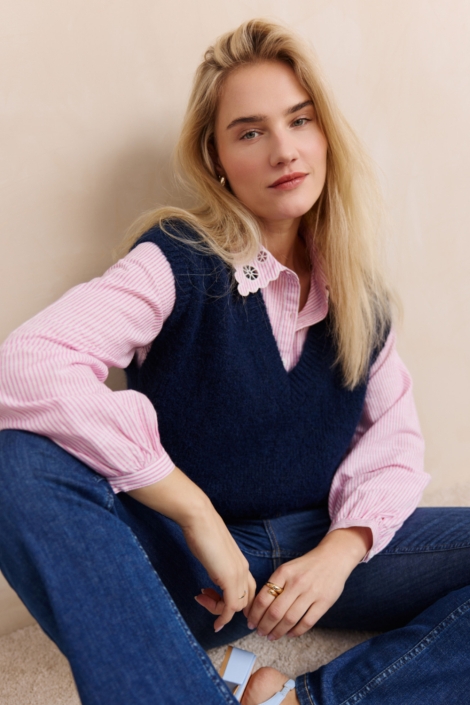 LolaLiza blauwe dames trui | Model vooraanzicht