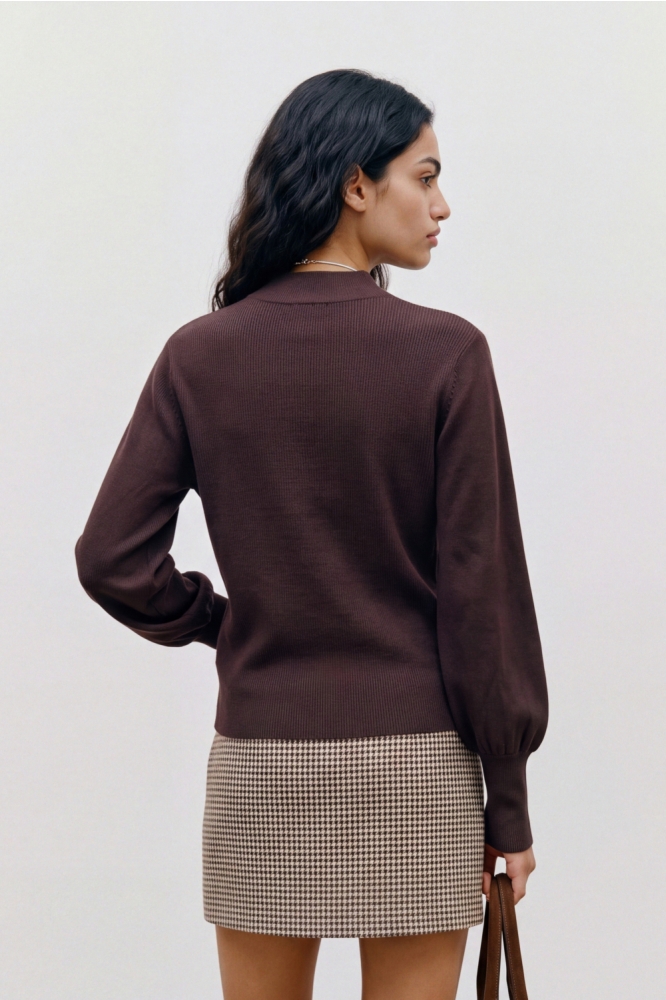 Vero Moda bruine dames trui | Model achteraanzicht