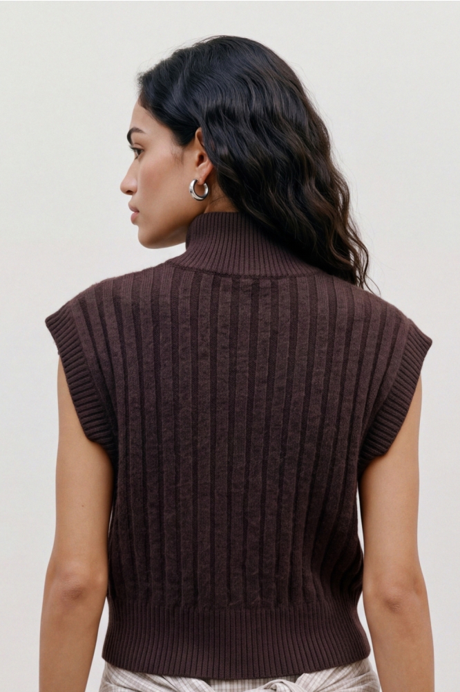 Vero Moda bruine dames vest | Model achteraanzicht