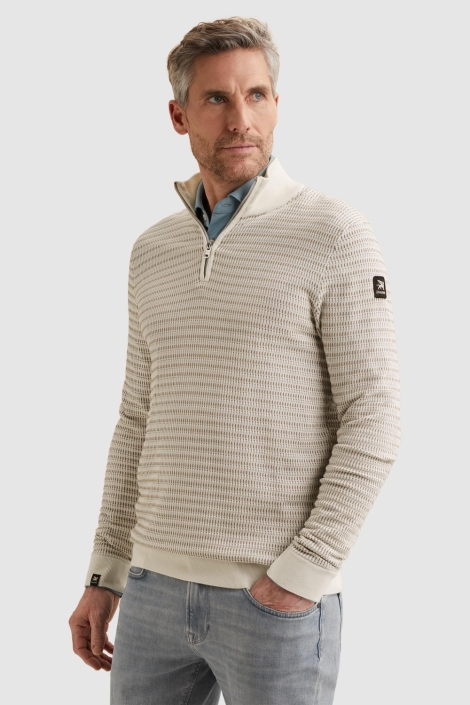 Vanguard witte heren trui | Model zijaanzicht