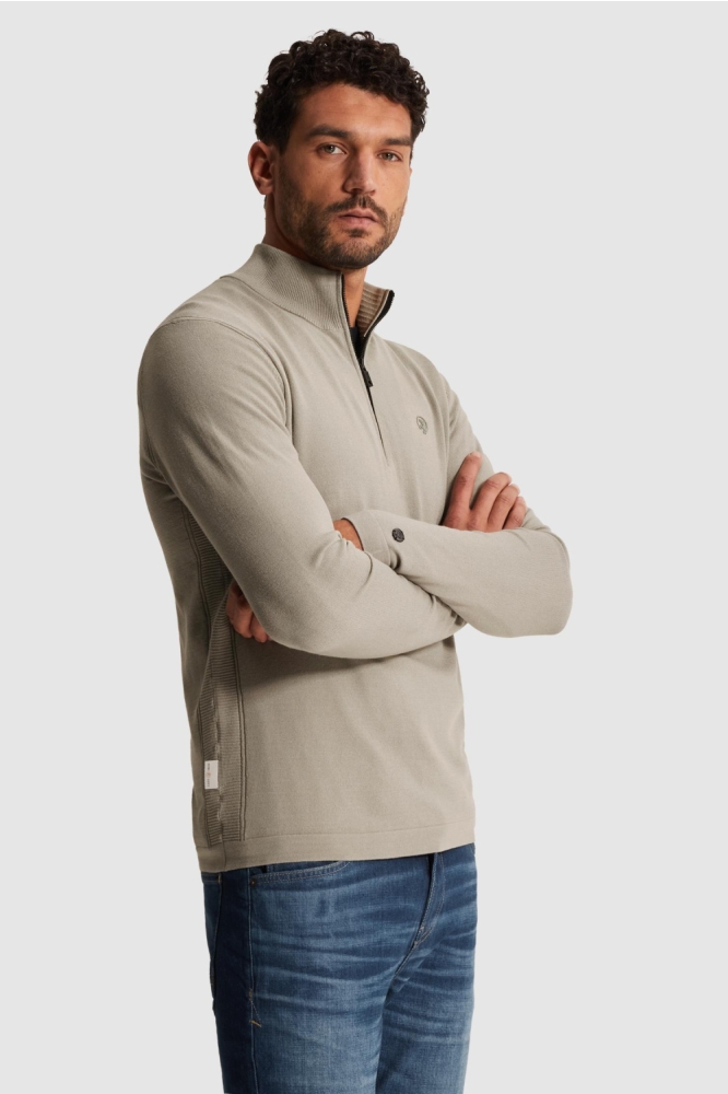 Cast Iron groene heren trui | Model zijaanzicht