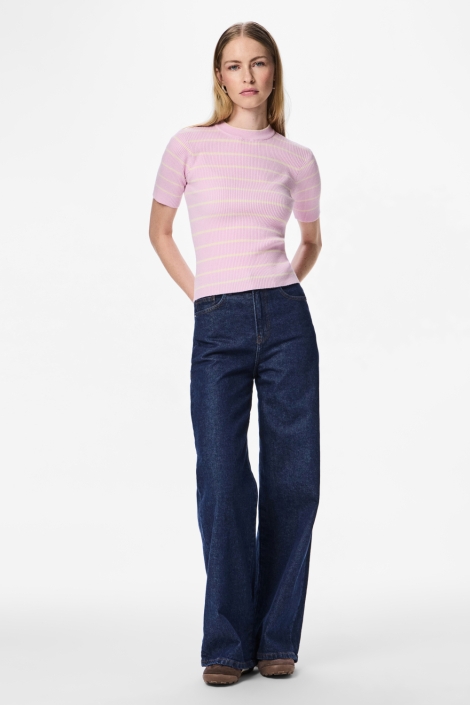 Pieces roze dames t-shirt | Model vooraanzicht