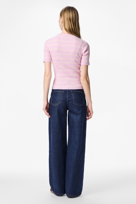 Pieces roze dames t-shirt | Model achteraanzicht