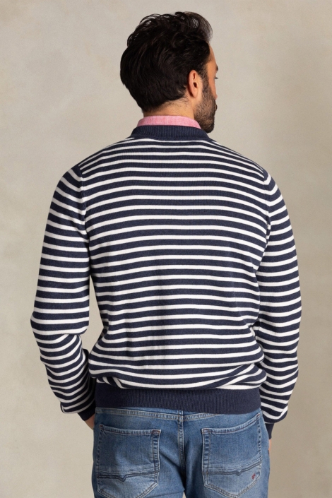 NZA blauwe heren trui | Model achteraanzicht